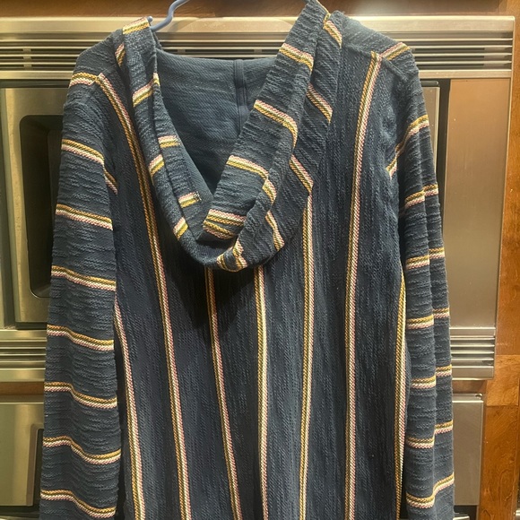 Faherty Pullover Poncho Hoodie - Picture 2 of 6